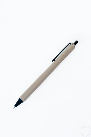 OHTO GS02 0.5mm gel pen, khaki body with black grip and clip